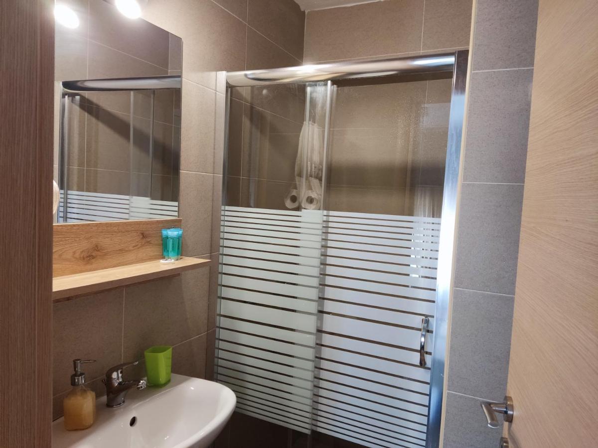 Smaragdi Studios Пефкари Экстерьер фото