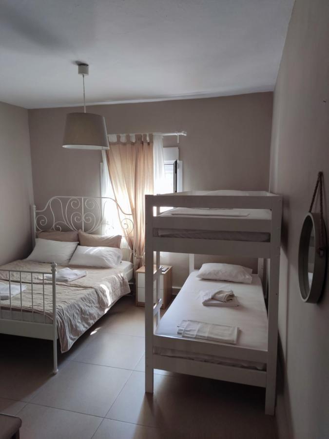 Smaragdi Studios Пефкари Экстерьер фото