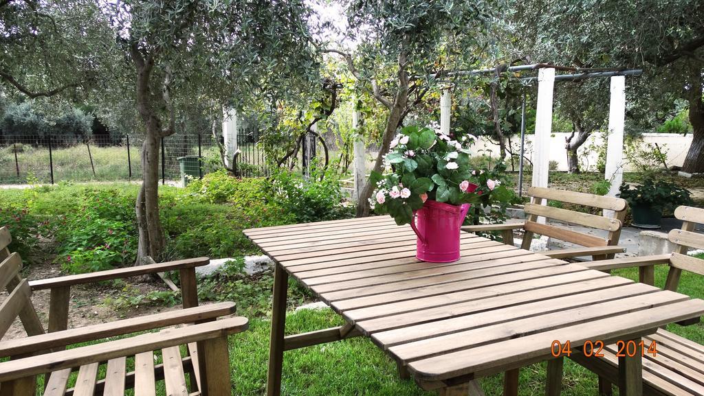 Smaragdi Studios Пефкари Номер фото
