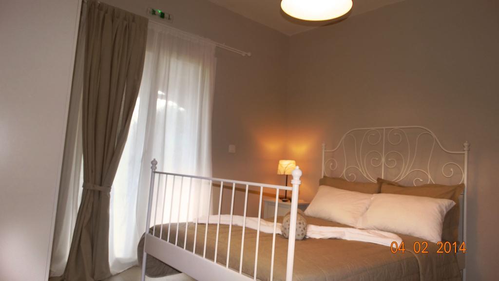 Smaragdi Studios Пефкари Номер фото