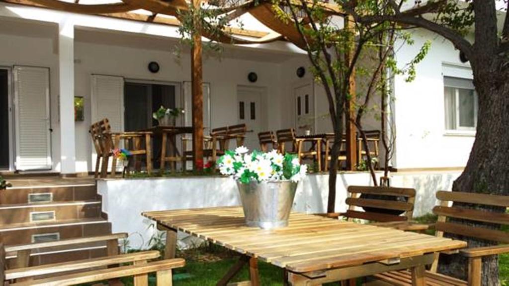 Smaragdi Studios Пефкари Экстерьер фото